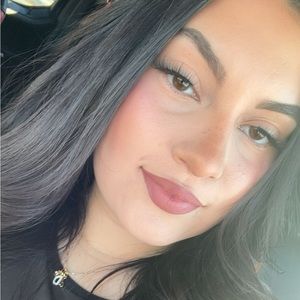 Meet your Posher, Naomi